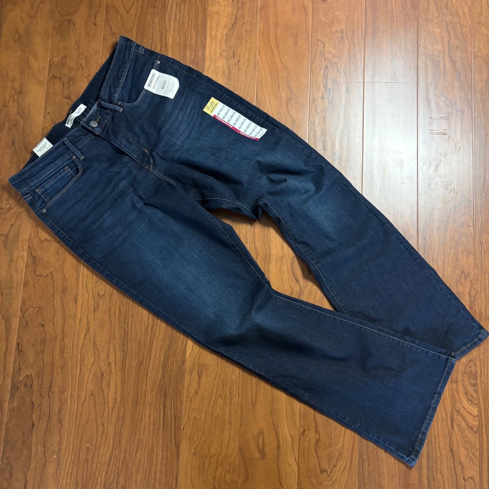 Signature Levi Strauss Gold Totally Shaping Bootcut Jeans Dark Wash 18M W34 L32